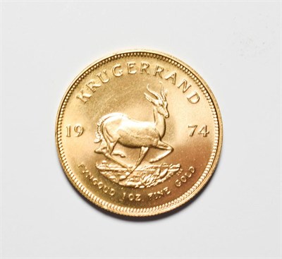 Lot 359 - South Africa, 1974 Krugerrand. 1 oz. fine gold (.999). Obv: Bust of Paul Kruger left. Rev:...