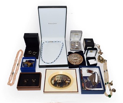 Lot 137 - A quantity of costume jewellery including two silver ingots, key rings, earrings, a hardstone...