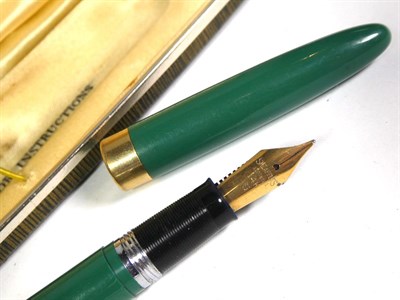 Lot 154 - A Lady Sheaffer fountain pen and matching pencil (cased), two Sheaffer's Australian fountain...