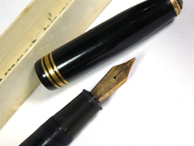 Lot 155 - The Conway Stewart 15 fountain pen with nib stamped 14K, The Conway Stewart No.58 fountain pen with
