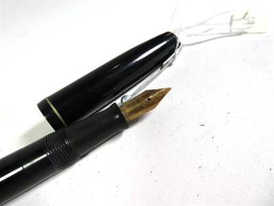 Lot 176 - A Waterman's W-5 fountain pen with nib stamped 14ct, a Waterman's 502 fountain pen with nib stamped
