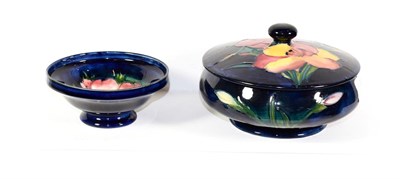 Lot 364 - A Walter Moorcroft miniature dish and bowl with cover (2)