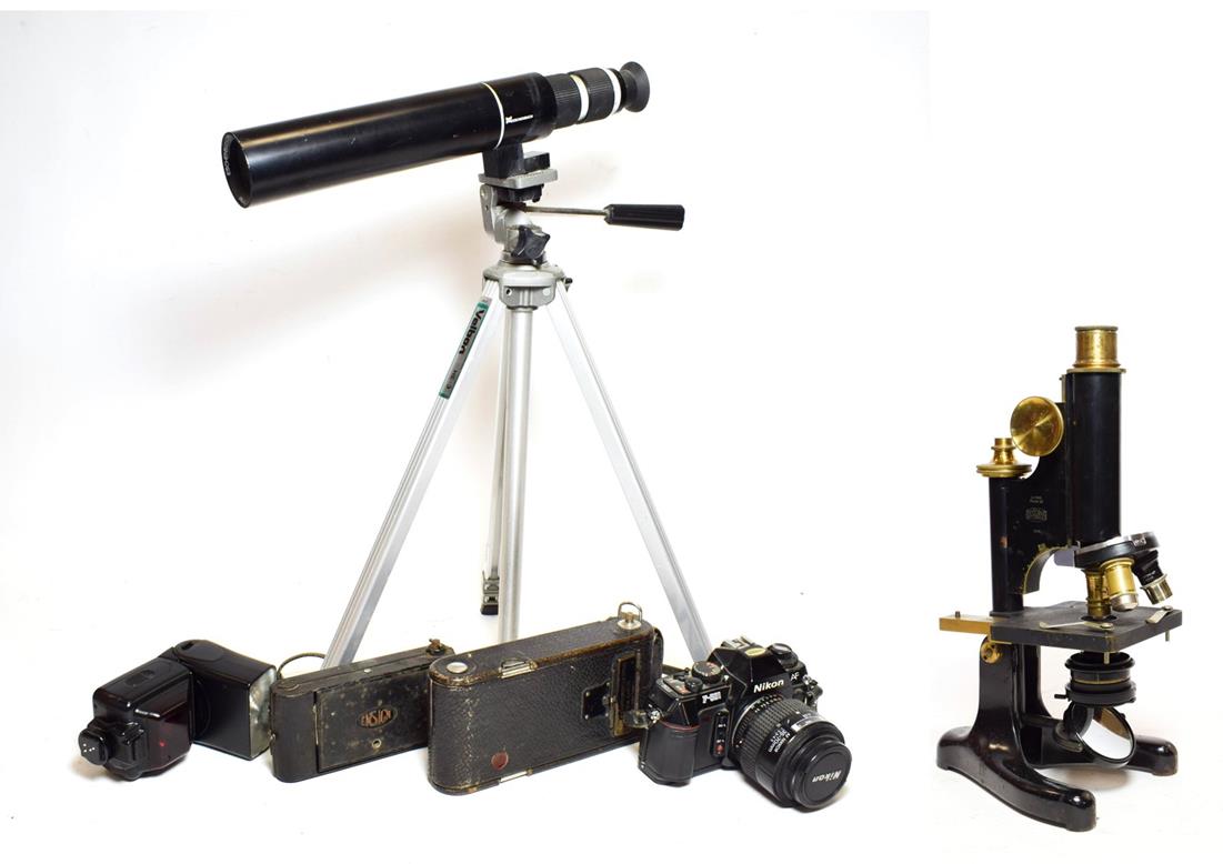 Lot 3061 - Beck (London) Model 22 Microscope no.1066, with three lens turret (cased) together with Bergeon...