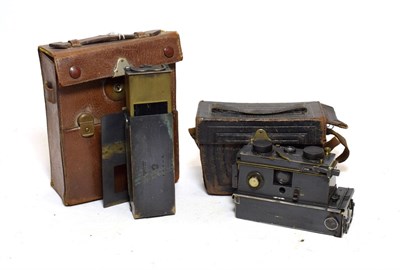 Lot 3105 - Verascope Stereo Camera no.38216, in leather case with accessories