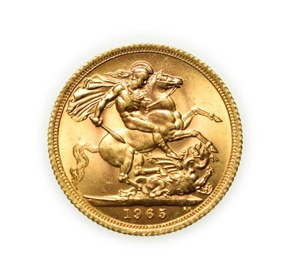 Lot 4110 - Elizabeth II, 1965 Sovereign. First portrait of Elizabeth II right, by engraver Mary Gillick....