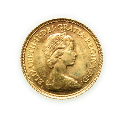 Lot 4120 - Elizabeth II, 1982 Half-Sovereign. Obv: Second portrait of Elizabeth II right, by engraver...