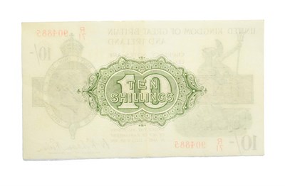Lot 4229 - Great Britain, 1922 - 1923 Ten Shillings Treasury Note, N. K. Warren Fisher signature, serial...
