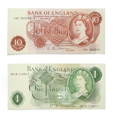 Lot 4244 - A Miscellany of 10 x British Uncirculated Notes which is comprised of:  5 x 10 Shillings. 1961...