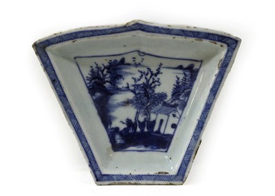Lot 198 - An 18th century Chinese export blue and white pickle dish, a 19th century Chinese green ground...