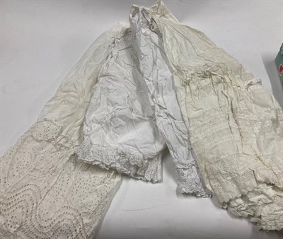 Lot 1156 - Three boxes of ladies early 20th century white cotton undergarments