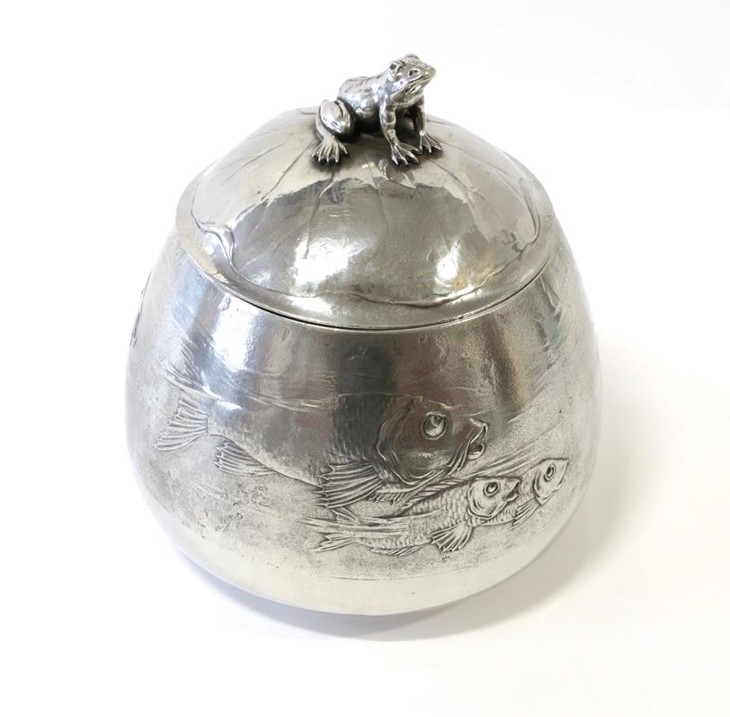 Lot 2074 - A Jugendstil Kayserzinn Pewter Tureen and Cover, the base cast with a school of fish, the cover...