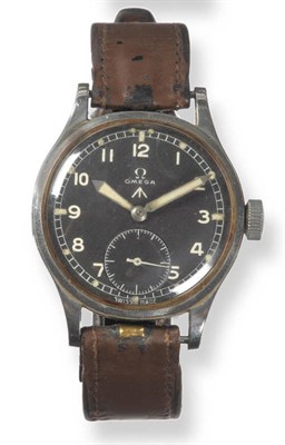 Lot 367 - A Stainless Steel Military Wristwatch, signed Omega, circa 1945, (calibre 30T2) 15-jewel lever...