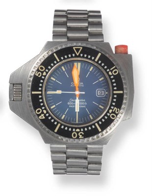 Lot 376 - A Stainless Steel Automatic Calendar Centre Seconds Diver's Wristwatch, signed Omega, model:...