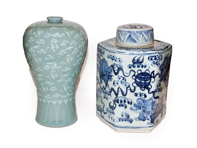 Lot 16 - A hexagonal Chinese blue and white jar and cover, painted in underglaze blue with temple dogs...