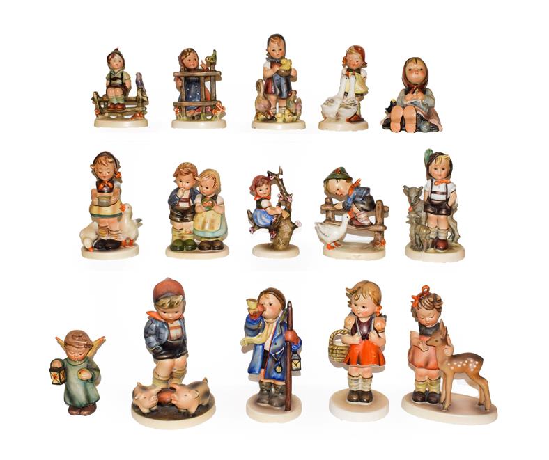 Lot 23 - A tray of fifteen Hummel figures