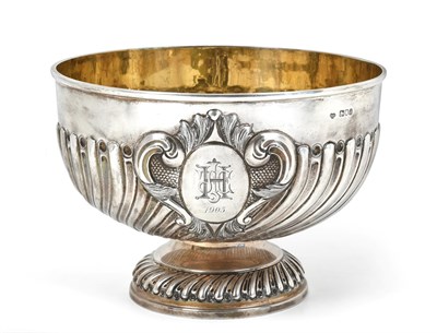 Lot 201 - ~ An Edward VII Silver Rose-Bowl, by the Goldsmiths and Silversmiths Co. Ltd., London, 1904,...