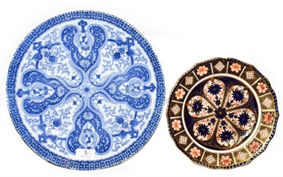 Lot 5 - A Royal Crown Derby Imari plate, 23cm diameter and a Japanese blue and white dish, 31cm...