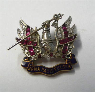 Lot 654 - A 9 Carat Gold Regimental Brooch, for the Honourable Artillery Company, two winged sections...