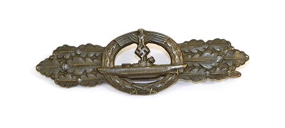 Lot 96 - A German Third Reich U-Boat Combat Clasp, Bronze Class, the reverse with moulded mark ENTWERF AUSF.