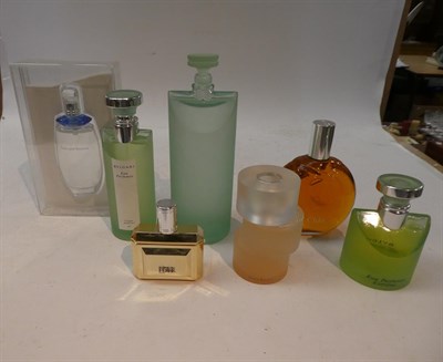 Lot 20 - Assorted dummy factices and scent bottles including boxed miniatures comprising Versace, Kenso,...