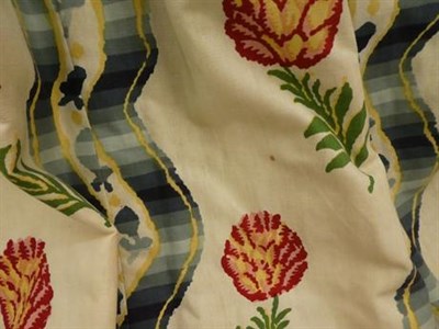 Lot 247 - A group of five curtains with matching green floral decoration on cream ground, one pair 210cm drop