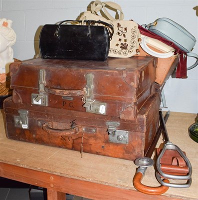 Lot 258 - Five graduated tan leather suitcases and a quantity of vintage ladies handbags