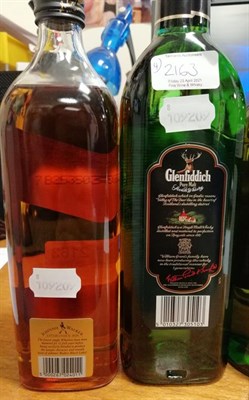 Lot 2163 - Johnnie Walker 12 Year Old Black Label Old Scotch Whisky, 1980s bottling, 43% vol 75cl, in original