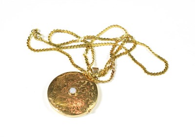 Lot 168 - A 9 carat gold locket on a 9 carat gold chain, chain length 61.5cm