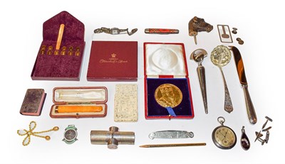 Lot 220 - Sundry small items, including gold-mounted amber cheroot holder in case, Zenith silver dress watch