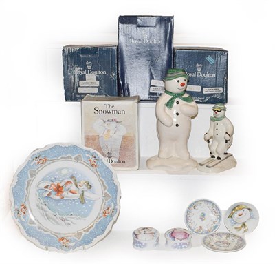 Lot 317 - Collection of Royal Doulton snowmen items including figures and boxed examples (one tray)