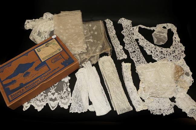 Lot 2023 - Assorted Early 20th Century Lace, comprising pair of cuffs, white flounce appliqued with floral...