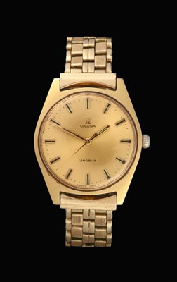 Lot 2179 - A Gold Plated Centre Seconds Wristwatch, signed Omega, model: Geneve, ref: 135.041, 1968,...