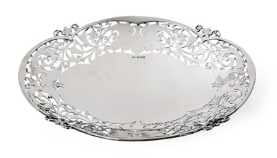 Lot 2350 - A George VI Silver Bowl, by Walker and Hall, Sheffield, 1939, oval and on collet foot, the...