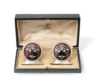 Lot 2361 - A Cased Pair of George V Oversized Silver and Tortoiseshell Place-Card Holders, by Mappin and Webb