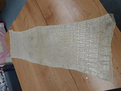 Lot 1033 - Assuit shawl in a geometric design, 70cm by 240cm