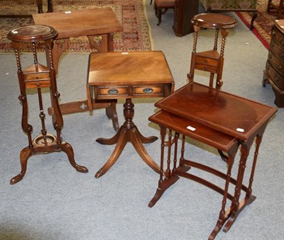 Lot 1294 - A group of furniture comprising a pair of reproduction mahogany wash stands, 89cm a pair of nesting