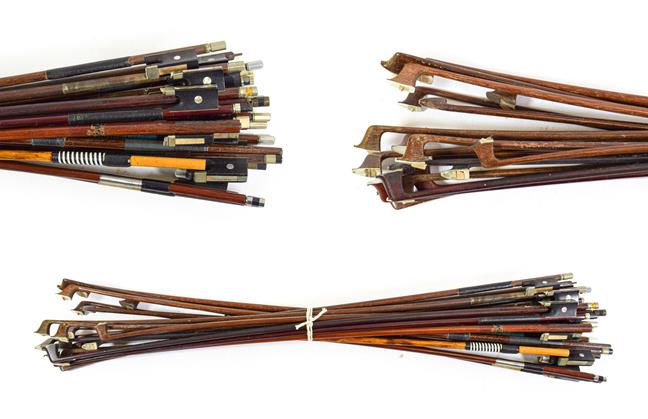 Lot 3002 - Bundle Of Bows for spares and repairs (over 15)