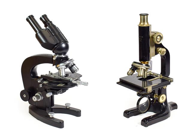 Lot 3082 - Hearson (London) Microscope no.526, with fine/course focussing, three lens turret, adjustable...