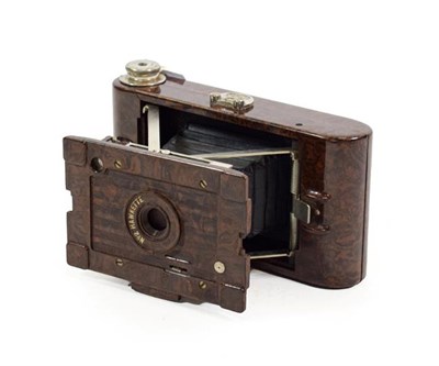 Lot 3116 - Kodak No.2 Hawkette Camera brown marbled Bakelite