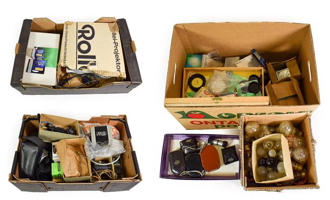 Lot 3134 - Various Camera Related Items a collection of assorted items including a Rollei projector,...
