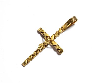 Lot 117 - A 9 carat gold cross pendant, length 9.3cm