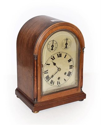 Lot 203 - An early 20th century German quarter chiming mantel clock