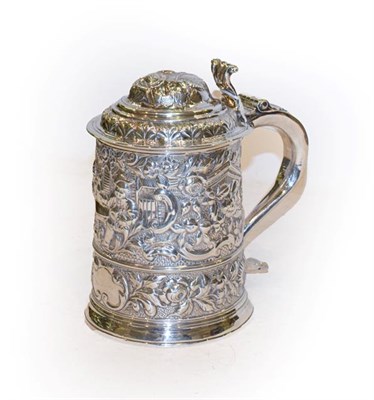 Lot 340 - A George III silver tankard, by William Spackman, London, Probably 1724, cylindrical and with domed