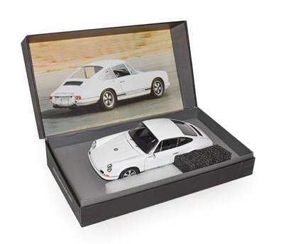 Lot 172 - Porsche Diecast Group 1:18 scale: (i) Spark 1:18 scale 911R; 1:43 scale: Minichamps 911 GT3 RS,...
