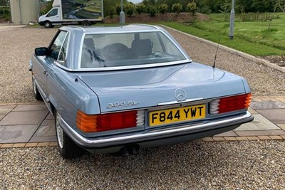 Lot 302 - 1988 Mercedes 300 SL Auto Convertible Registration number: F844 YWT Date of first registration:...