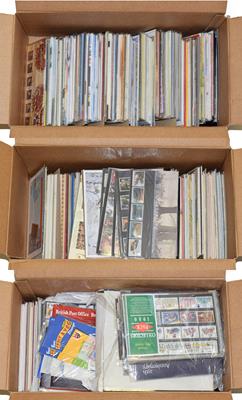 Lot 2189 - 1969-2008 Presentation Packs in three boxes, with some years (1971, 1976, 1979-2004, 2006-2008)...