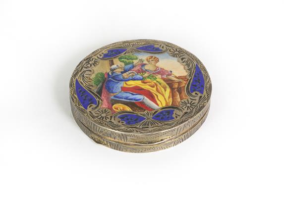 Lot 39 - A Continental Silver and Enamel Compact, Stamped '800' Only, Possibly Italian, circular, the hinged