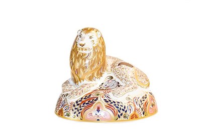 Lot 106 - A Royal Crown Derby Nemean Lion paperweight, silver stopper with box