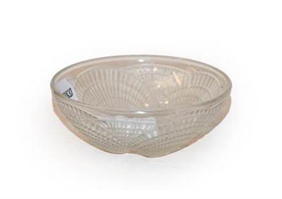 Lot 293 - A Lalique bowl, Coquilles, 13cm diameter