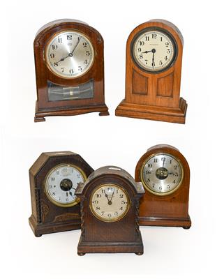 Lot 331 - Five clocks (5)